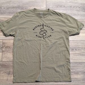 Green Short Sleeve Tee with Circular Graphic